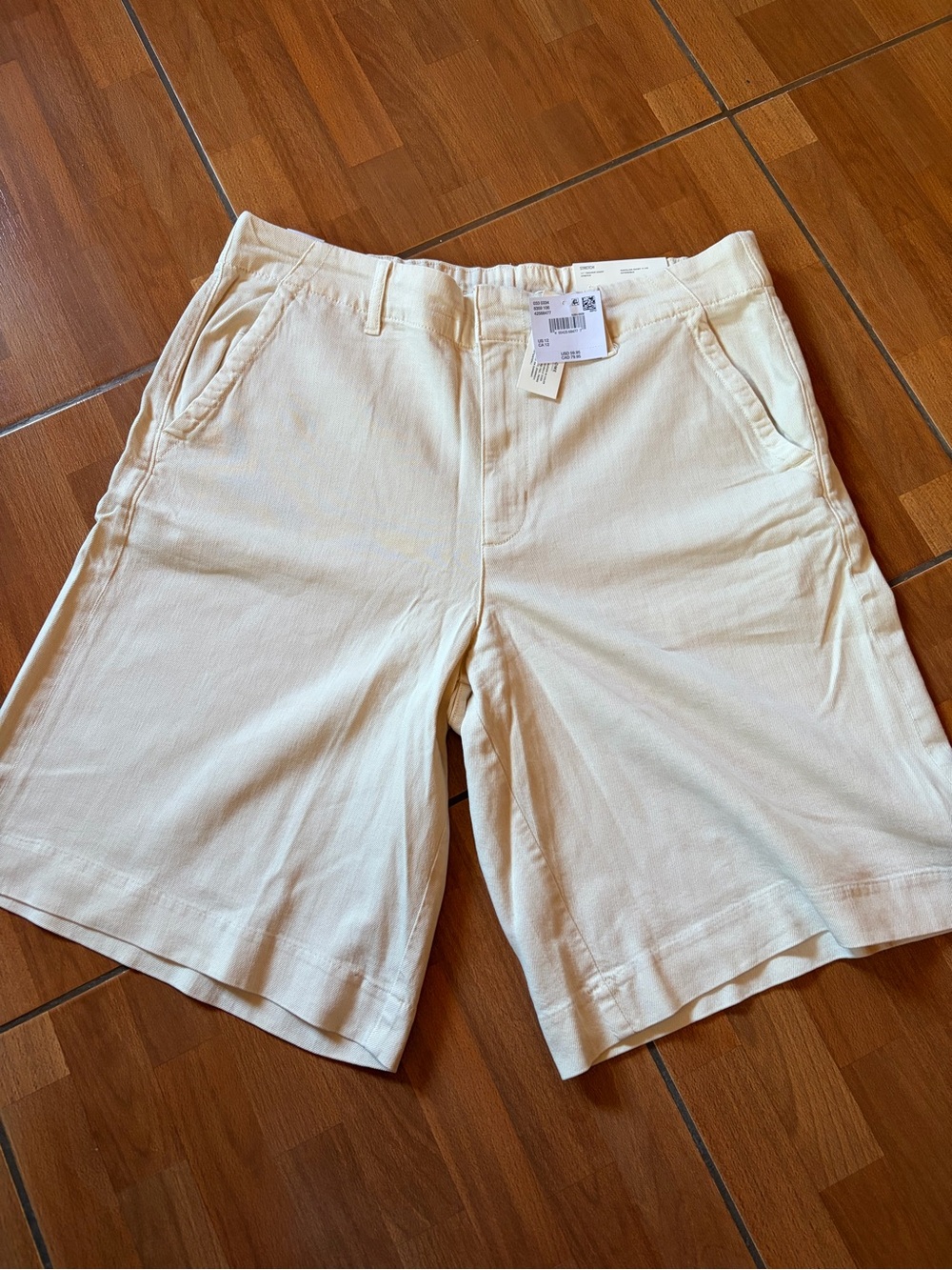 🤍 Cream High-Waisted Shorts – Classic & Versatile